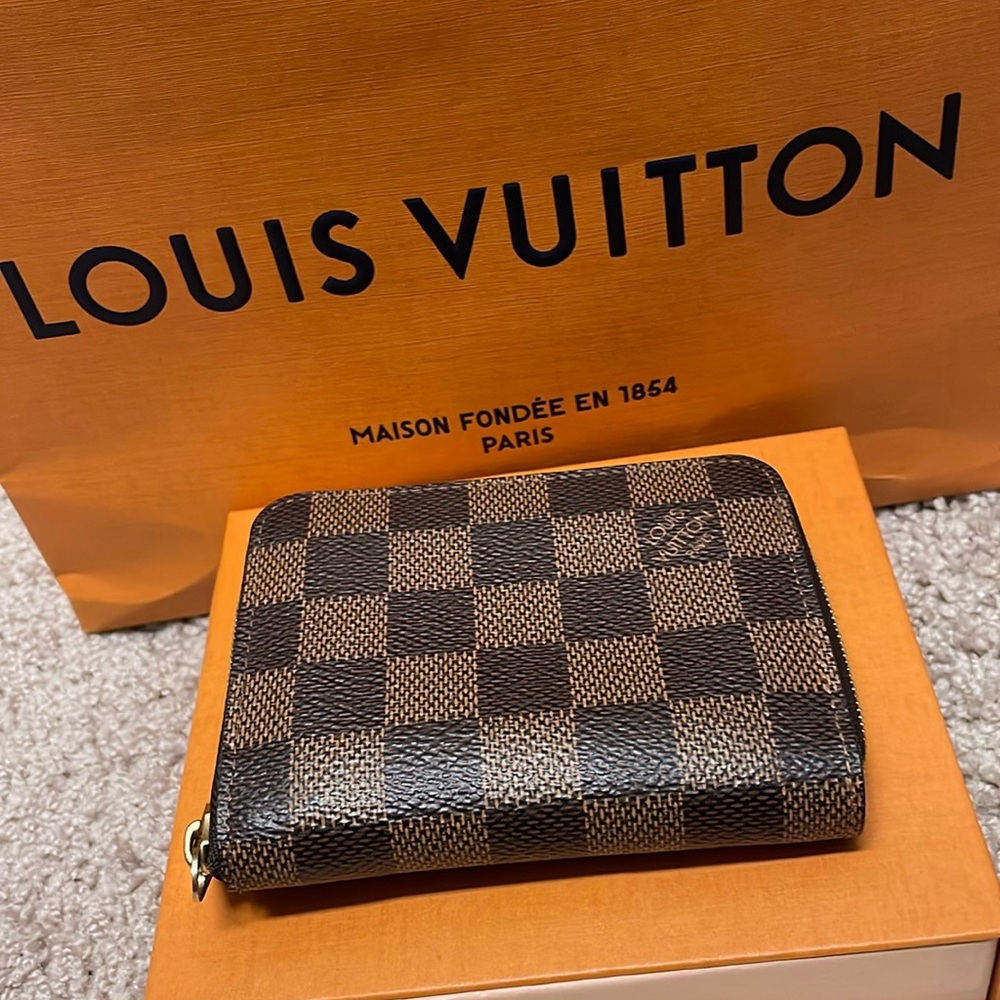 Authentic LV Zippy Coin Purse